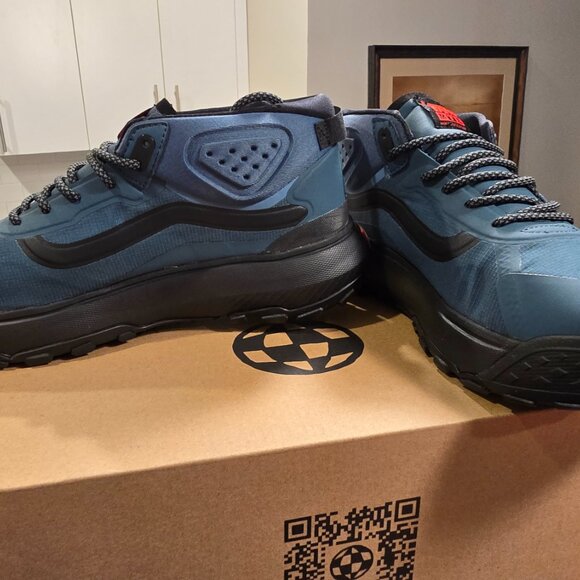 VANS MTE Crosspath Mid Shoe Hiking Sneaker BLUE Trail SIZE 10.5 (10) NEW - Picture 3 of 10